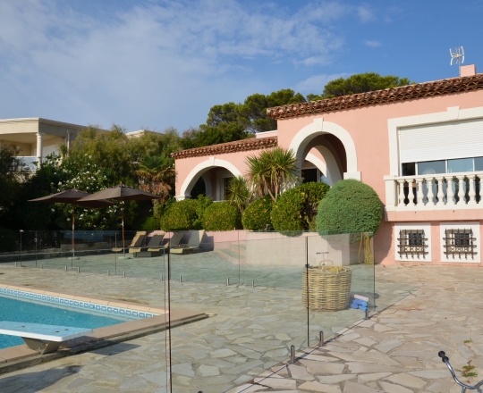VILLA « GINIGENOVA » à CARRY LE ROUET