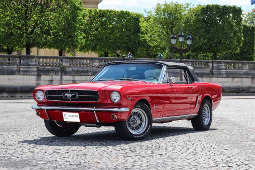 FORD MUSTANG 65