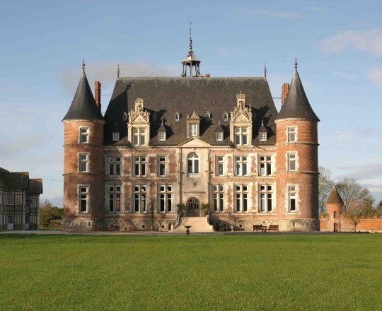 CHATEAU DE « TILLY » à Boissey-Le-Châtel